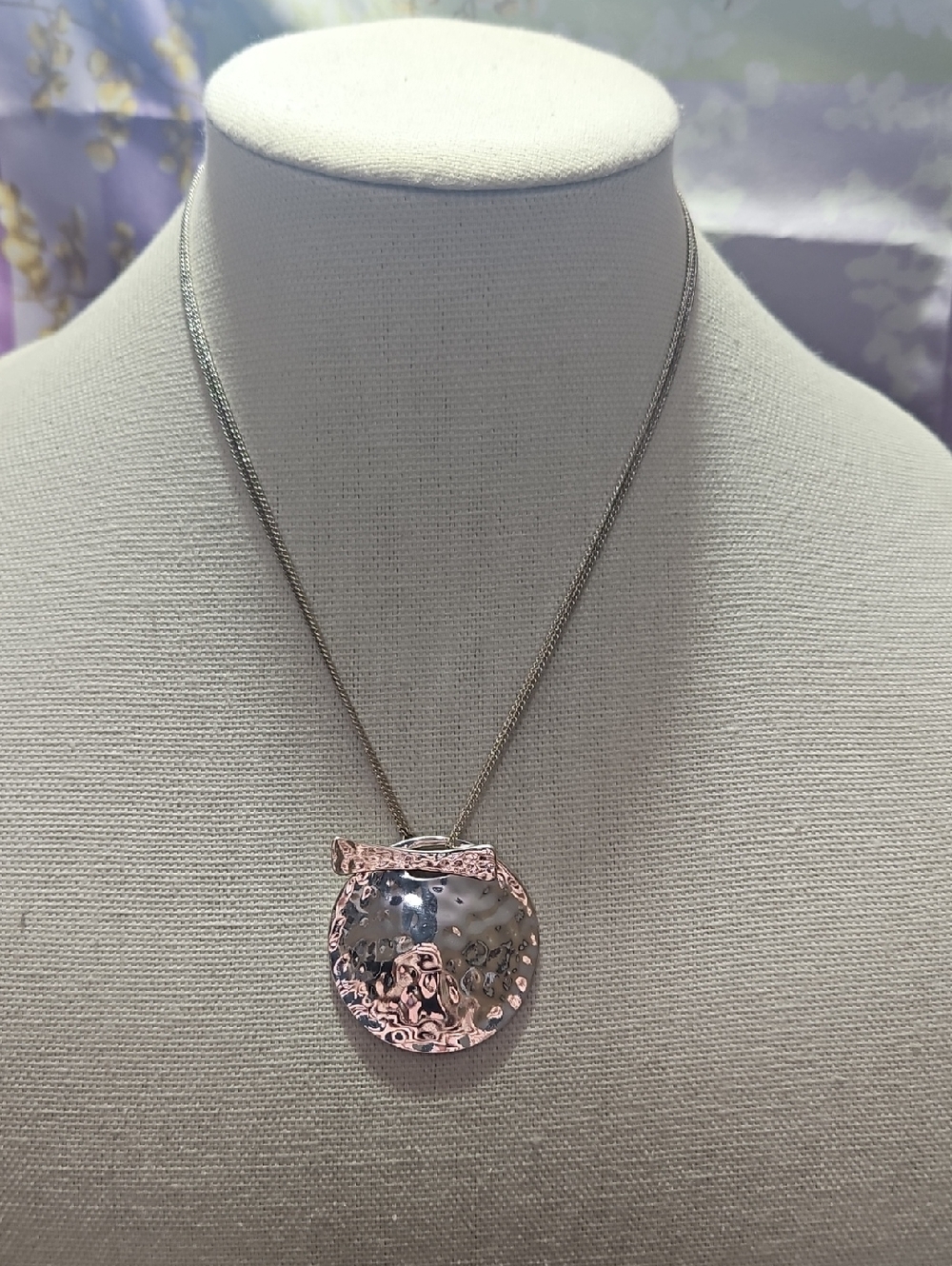 ALM Soho Silver and Hammered Disc Necklace With Unique Crossbar Attachment